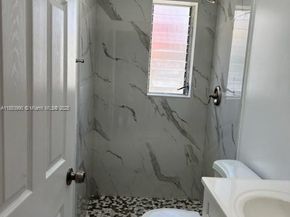 922 NW 2nd St, Miami FL 33128