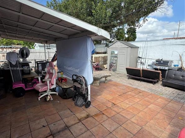 825 E 9th Ln, Hialeah FL 33010