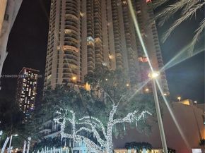 350 S Miami Ave 2714, Miami FL 33130