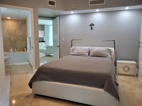 350 S Miami Ave 2714, Miami FL 33130