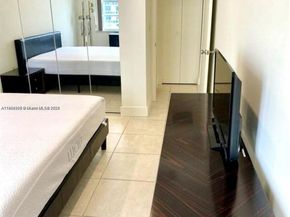 1965 S Ocean Dr 5B, Hallandale Beach FL 33009