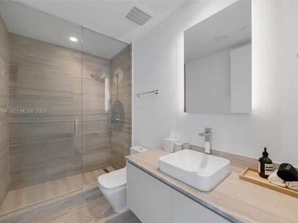 5775 Collins Ave 1501, Miami Beach FL 33140