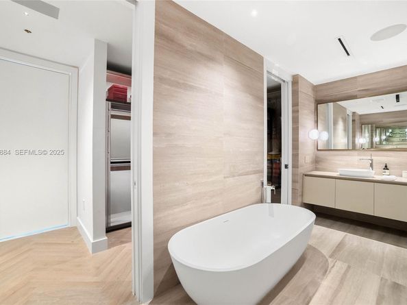 5775 Collins Ave 1501, Miami Beach FL 33140