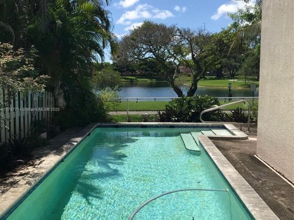 10135 SW 156th Ave, Miami FL 33196