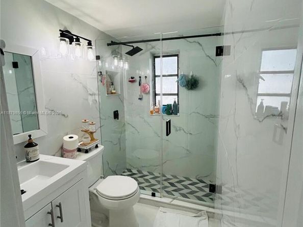 283 E 4th Ave 2, Hialeah FL 33010