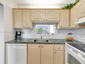 5002 NW 35th St 306, Lauderdale Lakes FL 33319