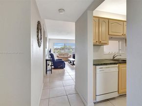 5002 NW 35th St 306, Lauderdale Lakes FL 33319