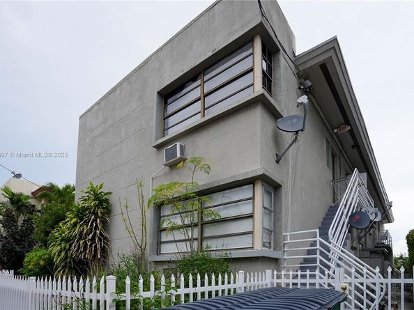 8321 Crespi Blvd, Miami Beach FL 33141