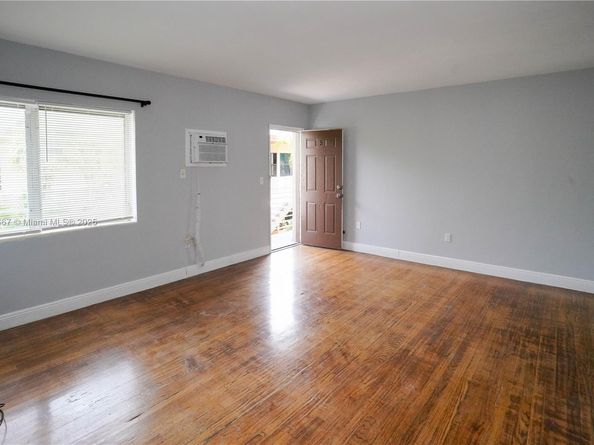 8321 Crespi Blvd, Miami Beach FL 33141