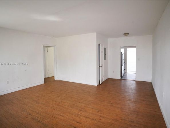 8321 Crespi Blvd, Miami Beach FL 33141