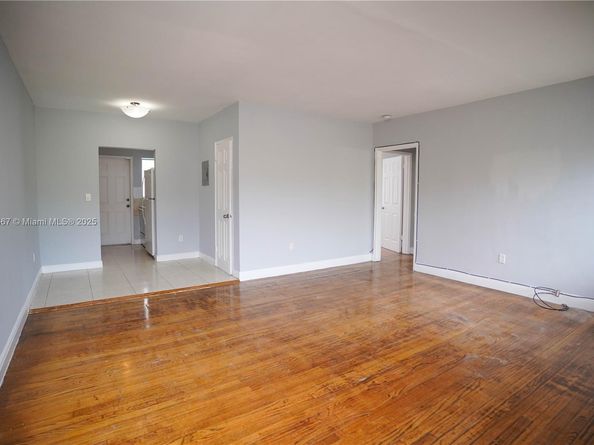 8321 Crespi Blvd, Miami Beach FL 33141