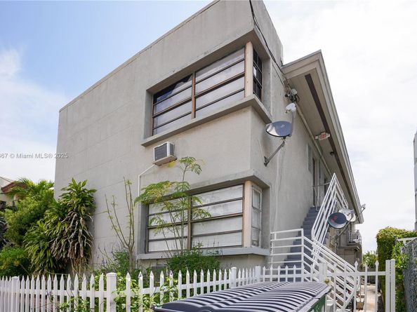 8321 Crespi Blvd, Miami Beach FL 33141
