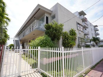 8321 Crespi Blvd