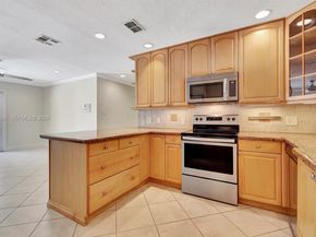 11 Forest Hills Ln, Boca Raton FL 33431