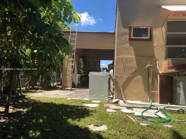 1810 NW 16th Ter, Miami FL 33125