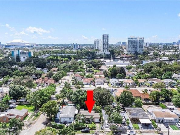 1810 NW 16th Ter, Miami FL 33125