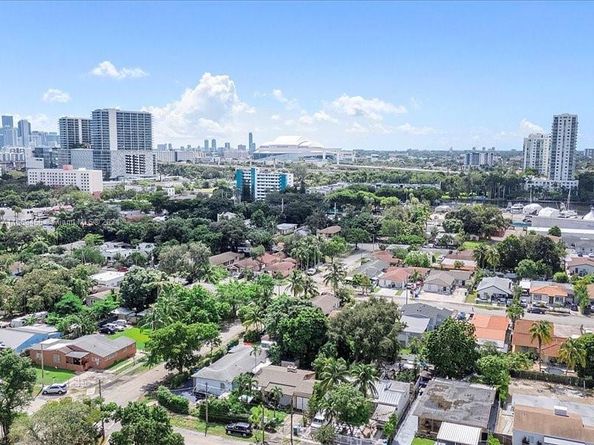 1810 NW 16th Ter, Miami FL 33125