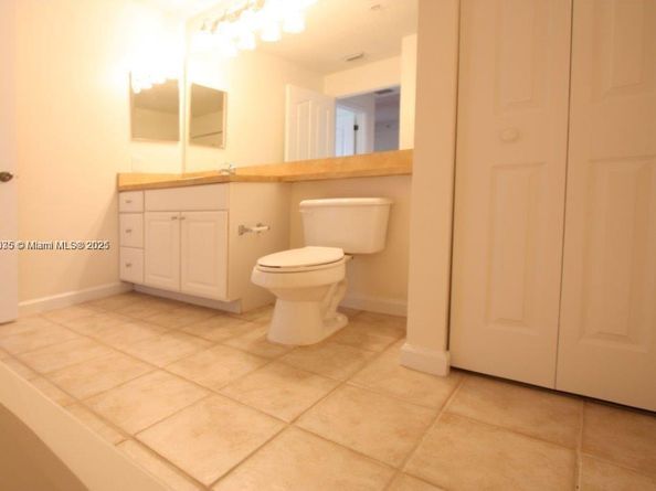 9833 Baywinds Dr 7203, West Palm Beach FL 33411