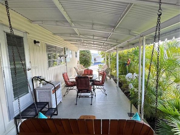 573 NE 47CT, Deerfield Beach FL 33064