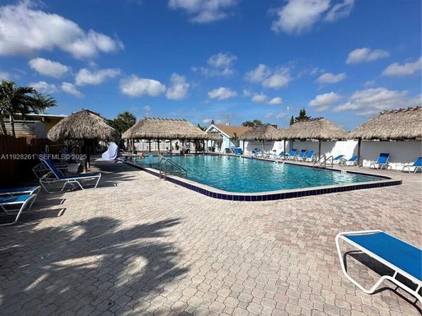 573 NE 47CT, Deerfield Beach FL 33064