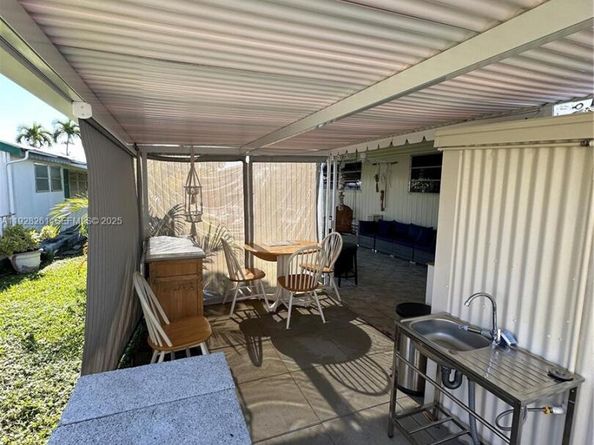 573 NE 47CT, Deerfield Beach FL 33064