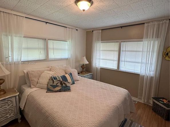 573 NE 47CT, Deerfield Beach FL 33064