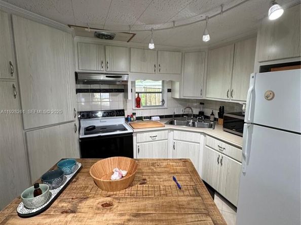 573 NE 47CT, Deerfield Beach FL 33064