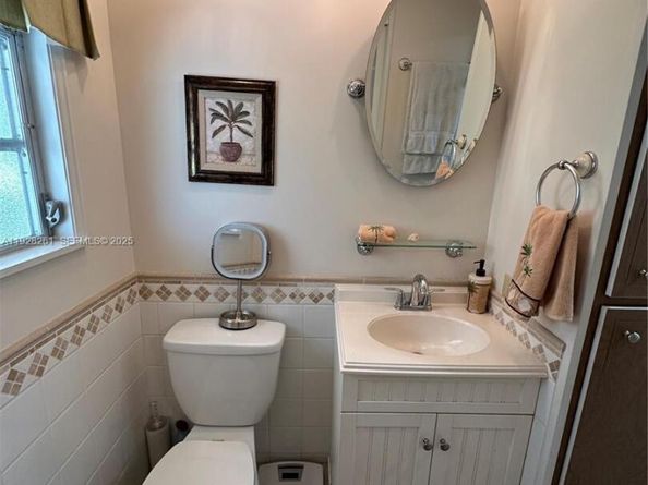 573 NE 47CT, Deerfield Beach FL 33064