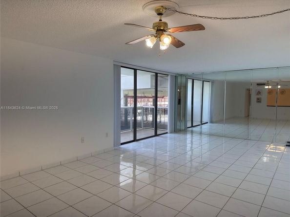 3675 N Country Club Dr 109, Aventura FL 33180