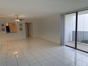 3675 N Country Club Dr 109, Aventura FL 33180
