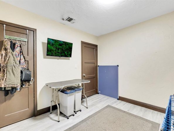 1417 SW 41st Ave, Fort Lauderdale FL 33317