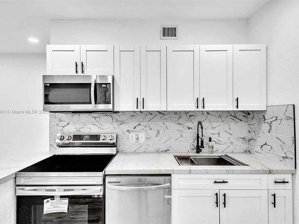 14120 NW 5th Ave, North Miami FL 33168