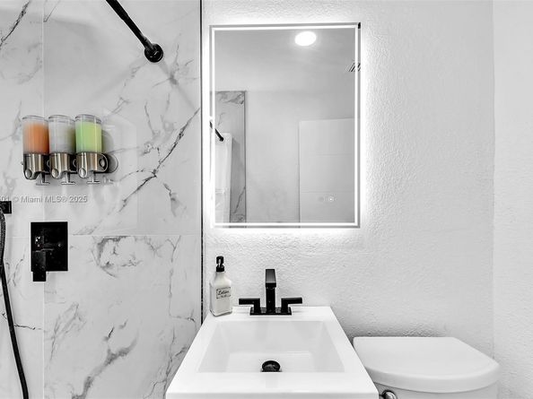 14120 NW 5th Ave, North Miami FL 33168