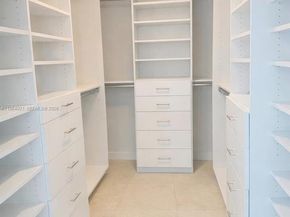 601 NE 36th St 1112, Miami FL 33137