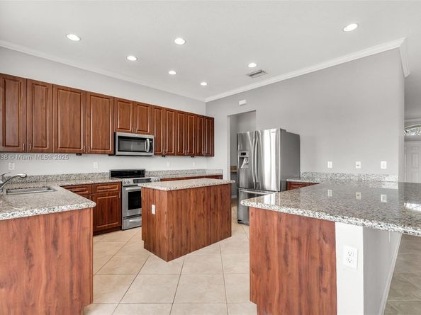 2235 SE 20th Ave, Homestead FL 33035