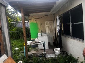 1132 NW 118th St, Miami FL 33168