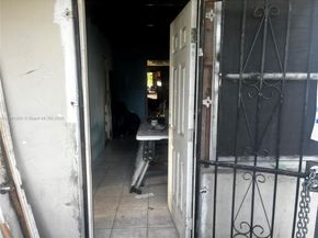 1132 NW 118th St, Miami FL 33168