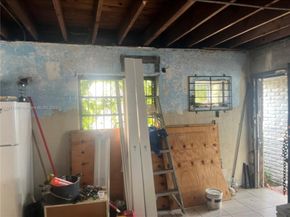 1132 NW 118th St, Miami FL 33168