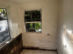 1132 NW 118th St, Miami FL 33168