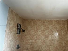 1132 NW 118th St, Miami FL 33168