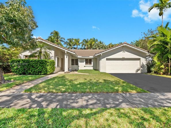 2061 NE 207th St, Miami FL 33179