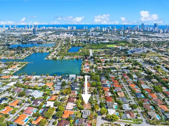 2061 NE 207th St, Miami FL 33179