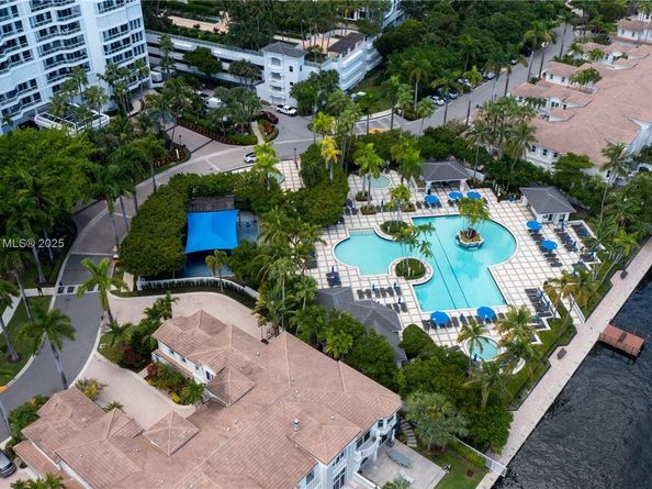 21050 Point Pl 401, Aventura FL 33180