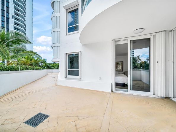 21050 Point Pl 401, Aventura FL 33180