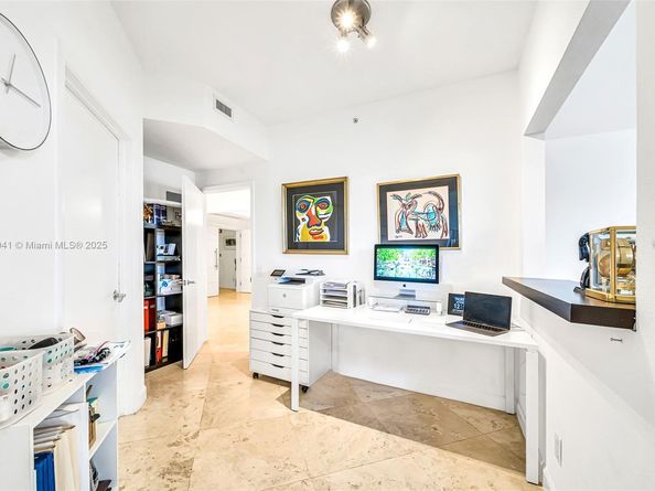 21050 Point Pl 401, Aventura FL 33180