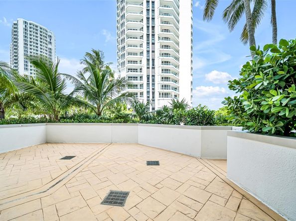 21050 Point Pl 401, Aventura FL 33180