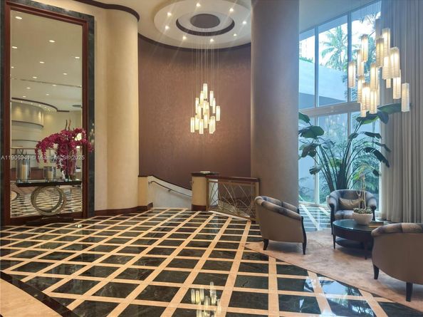 21050 Point Pl 401, Aventura FL 33180