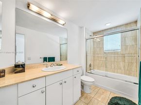 21050 Point Pl 401, Aventura FL 33180