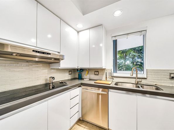 21050 Point Pl 401, Aventura FL 33180