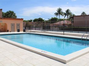 7201 Miami Lakes Dr B13, Miami Lakes FL 33014